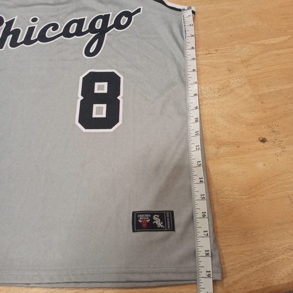 Chicago bulls basketball men's jersey. Size L - Picture 11 of 13
